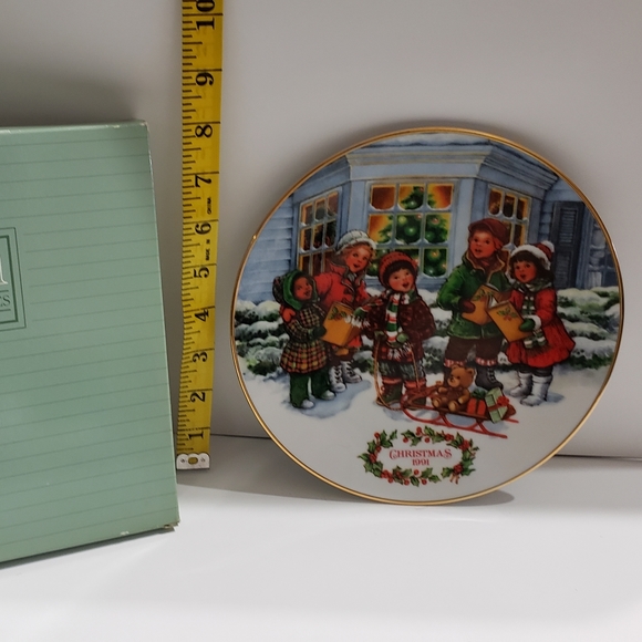 1991 Avon collector plate - Picture 2 of 3